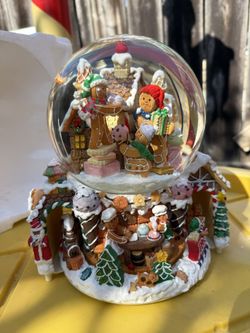 Water Globe with Revolving base 