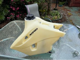 Large Capacity Acerbis 5.3 gallon fuel tank for 2012-2016 KTM and Husqvarna 4 strokes 250-500