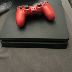 PS4 Slim 500 Gb With A Controller