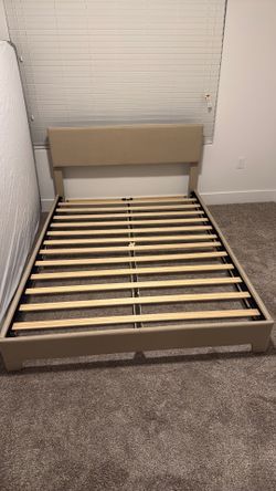 Full upholstered bedframe