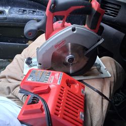 Milwauke Skill Saw ,fast Charger 