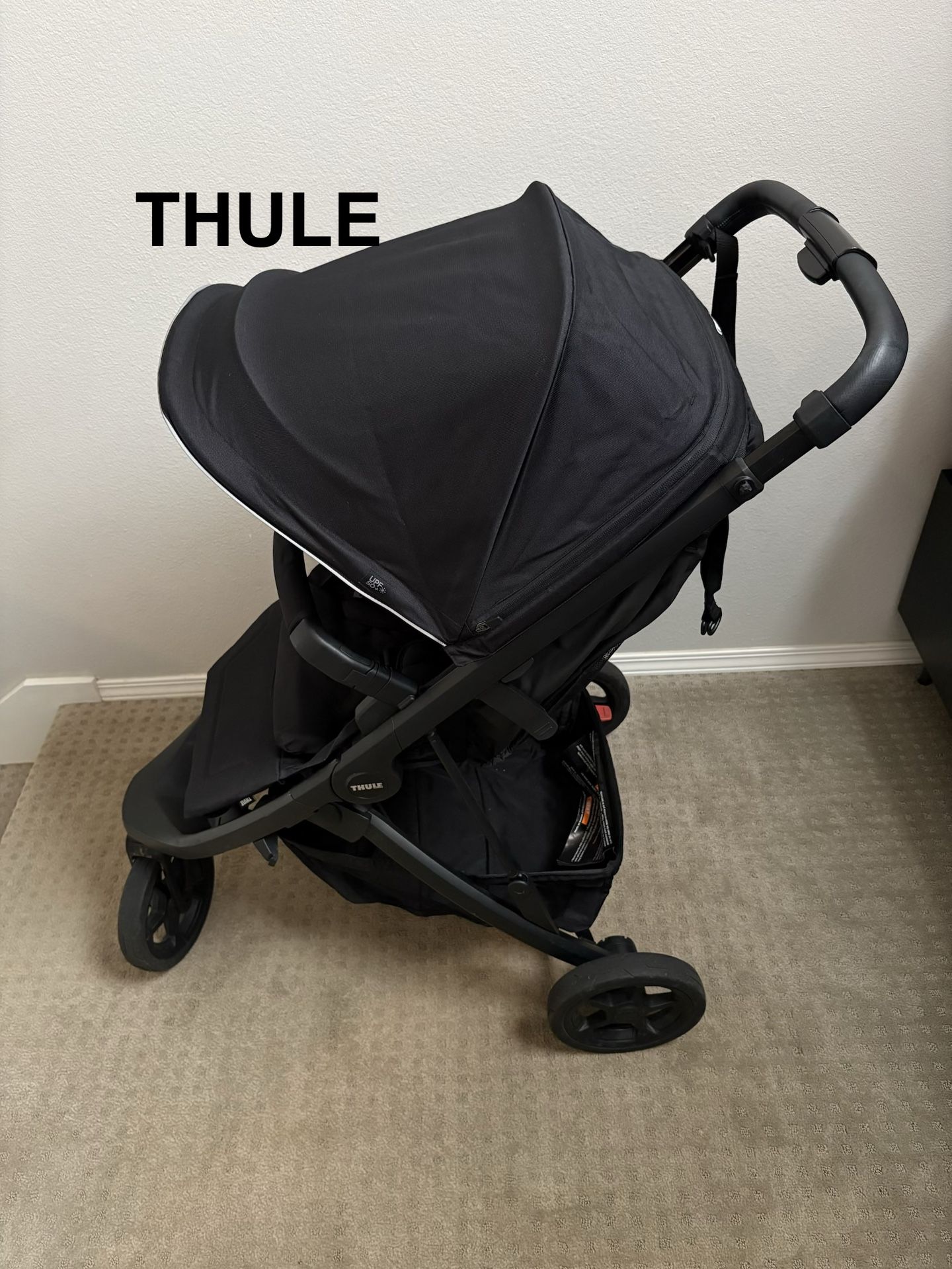 Thule Spring Stroller, Color Black/Midnight Black