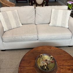 Pottery Barn Crème Couch