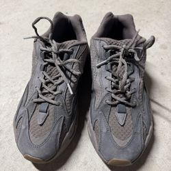 Yeezy 700