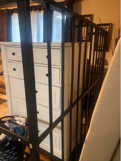 Queen size bed