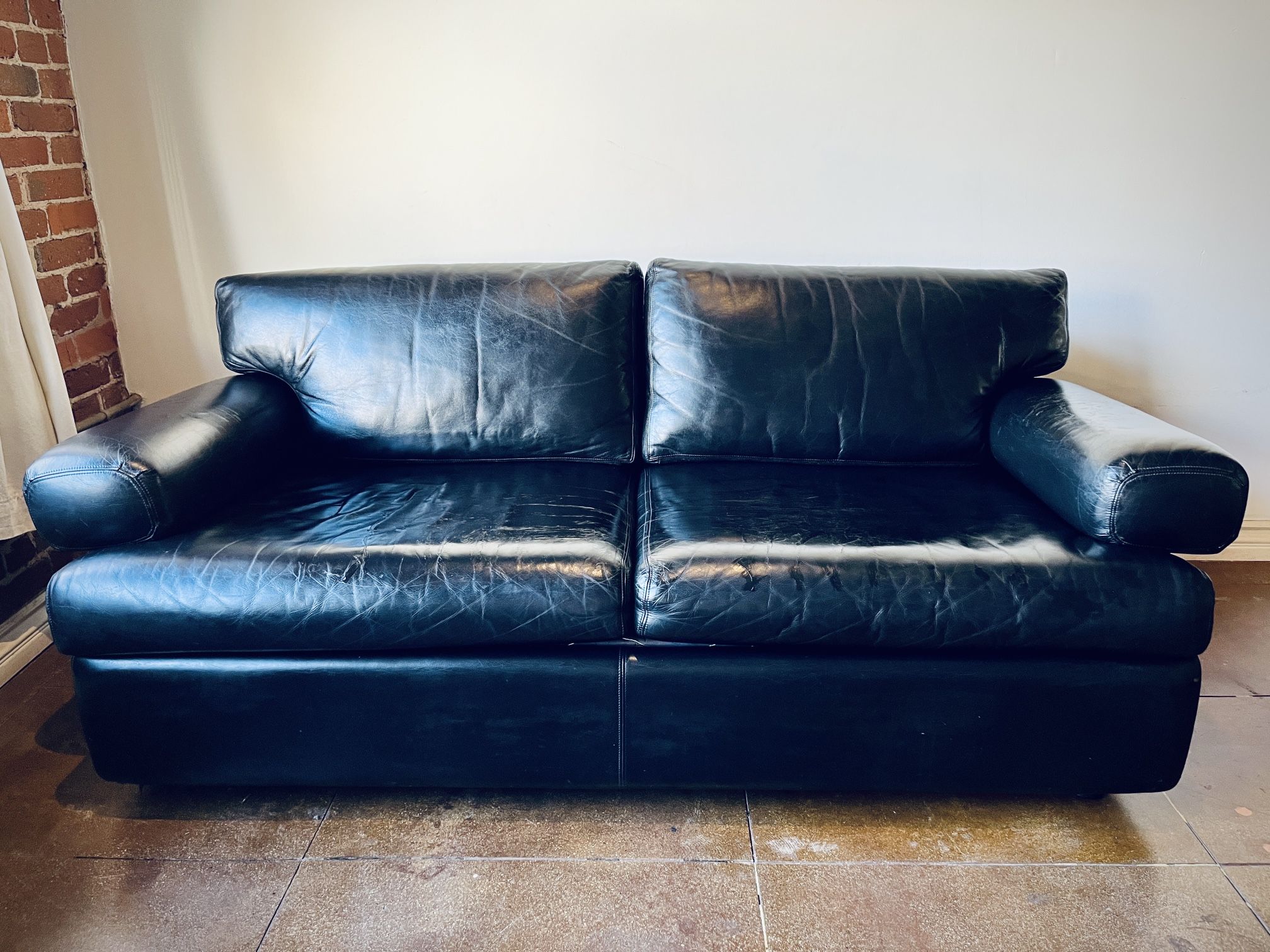 Vintage 1990 Black Leather Claremont Sofa from Metropolitan Furniture by designer Jules Heumann
