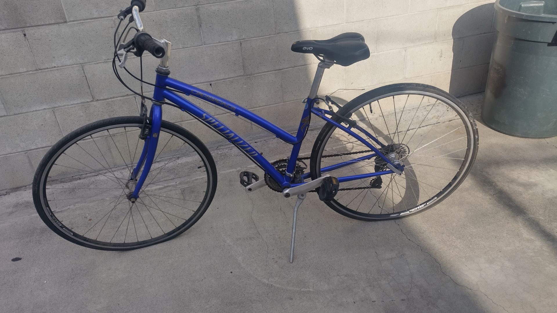 Specialized hybrid women's bicycle.