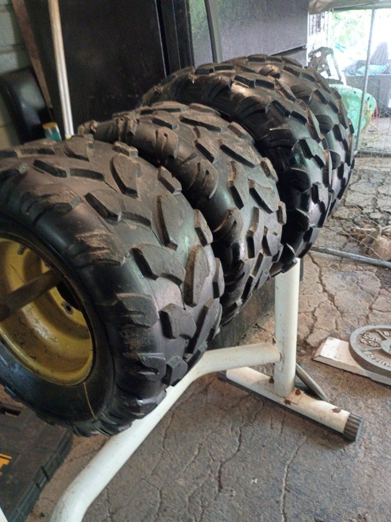 Set Of AT Tires 18+ 950.4 Ply 19.7 8 4 Ply