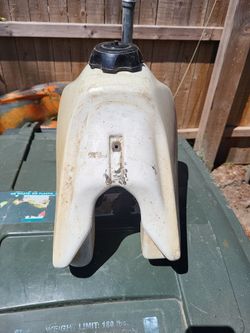 Gas tank