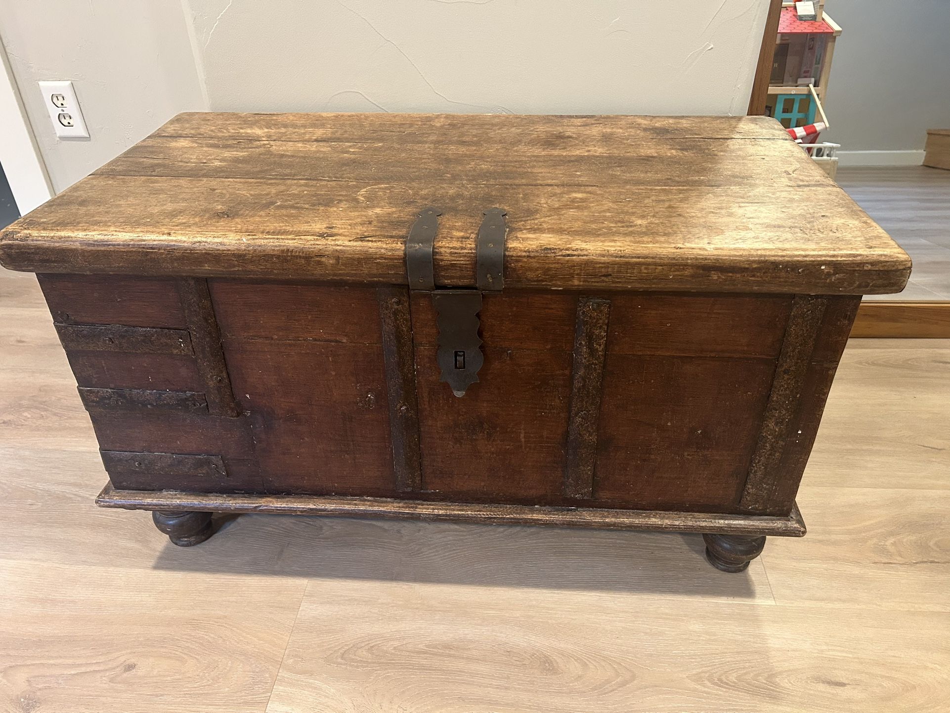 Antique / Vintage Chest