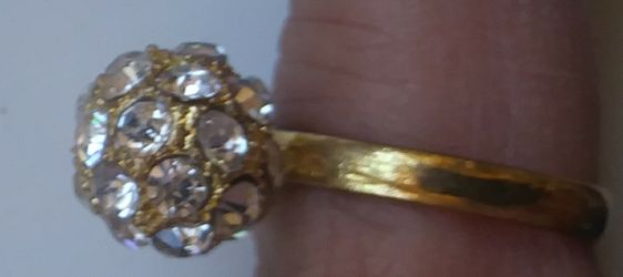 Adjustible bling ring nice!!