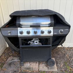 Gas Grill With Cover 