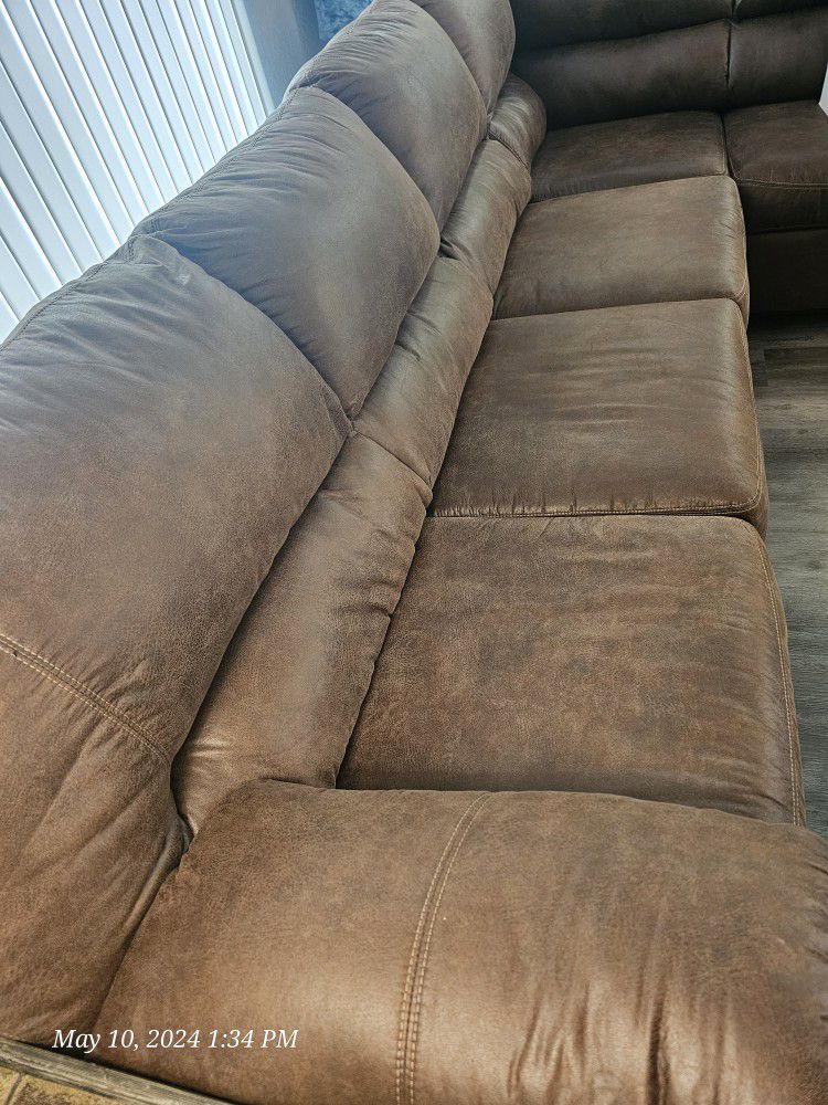 Bladen Brown Sectional