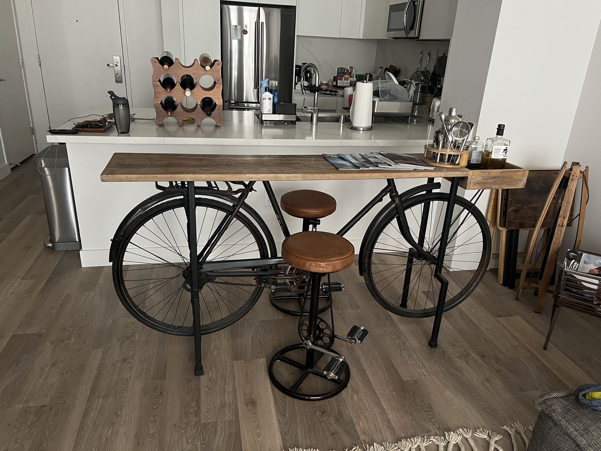 Super-cool Bike Bar & Stools