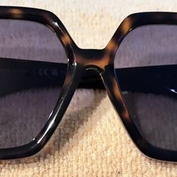 🩵Tiffany & Co Sunglasses With Case🕶️🩵