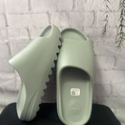 Adidas Yeezy slides New