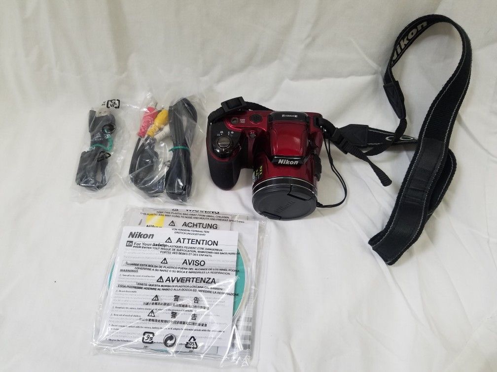 Nikon L810 + case + Accessories