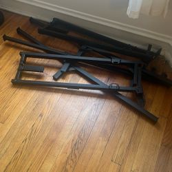 Minimalist And Sturdy bed frame + Box Spring