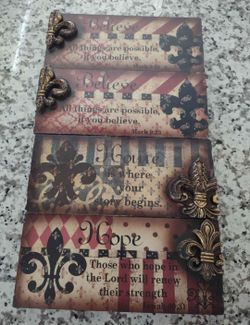 Set Of 4 Wall Plaques Decor 