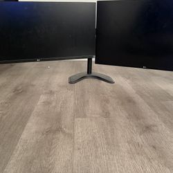 2 LG Monitors With Stand