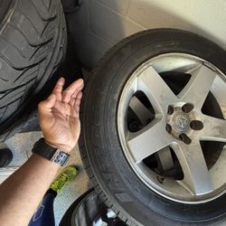 2008 dodge charger factory rims & Tires Complete set