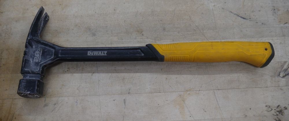 DEWALT HAMMER 28OZ DWHT51007 PRE OWNED 884855-3
