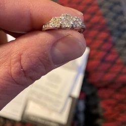 10kt White Gold 1/2 Catt 3 Stone Ring