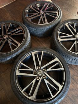 Toyota Camry rims ( read description )