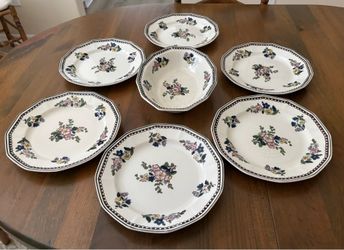 Royal Doulton Old Leeds Spray Green Trim Dinner Plates and Serving Bowl