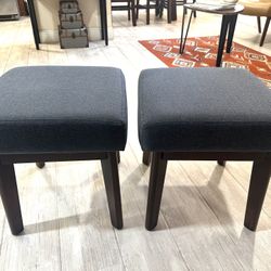 2 Ottomans 