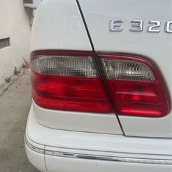 2000 E320 taillights