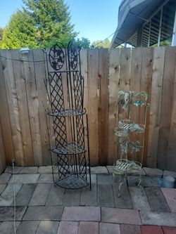 Trifold plant stand / corner metal shelf