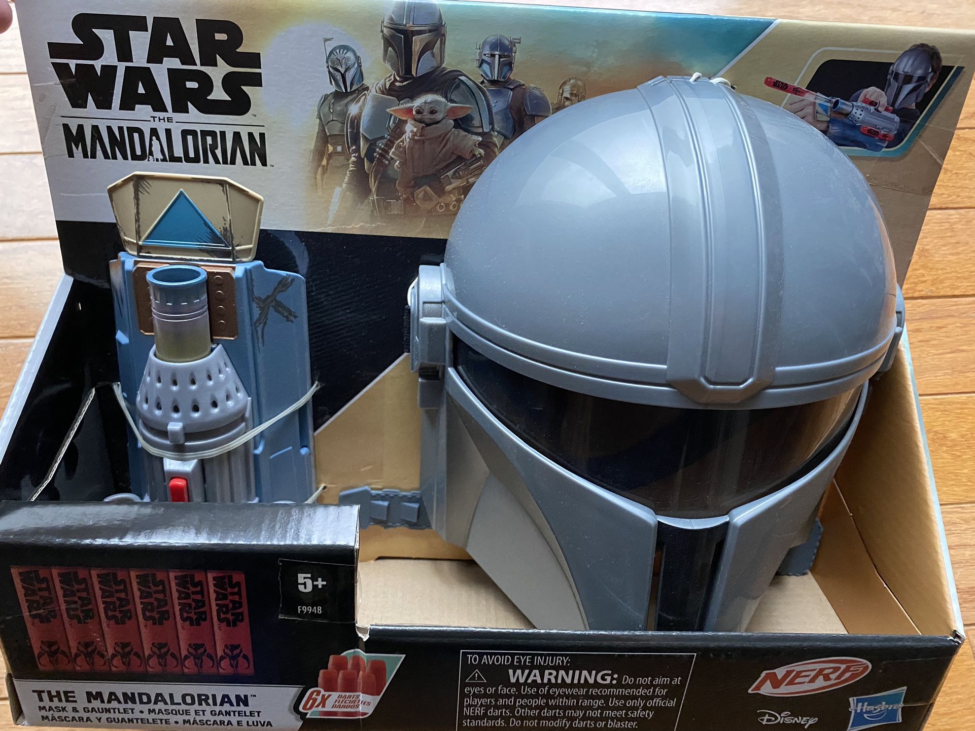 Star Wars The Mandalorian Mask & Gauntlet