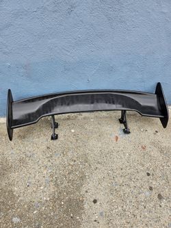 Universal fit spoiler