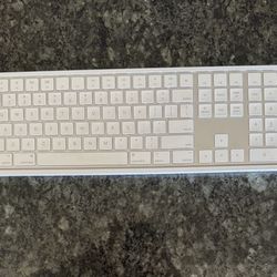 Apple Magic Keyboard 