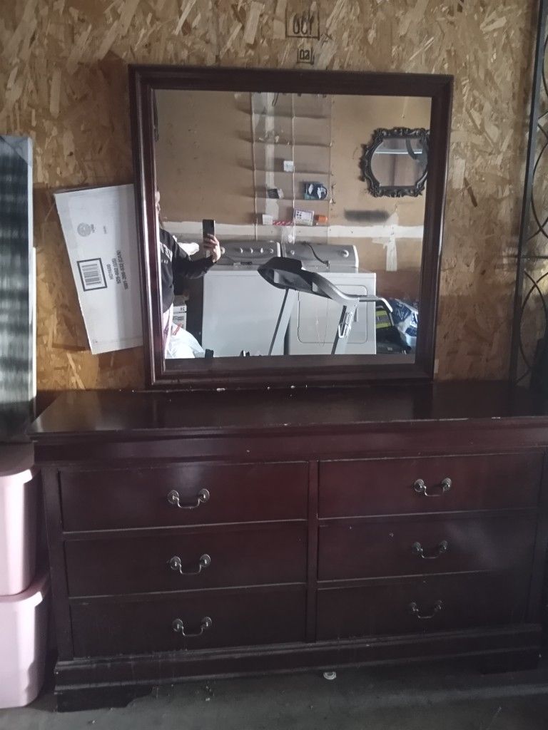 6 Dresser Drawers With Mirror 