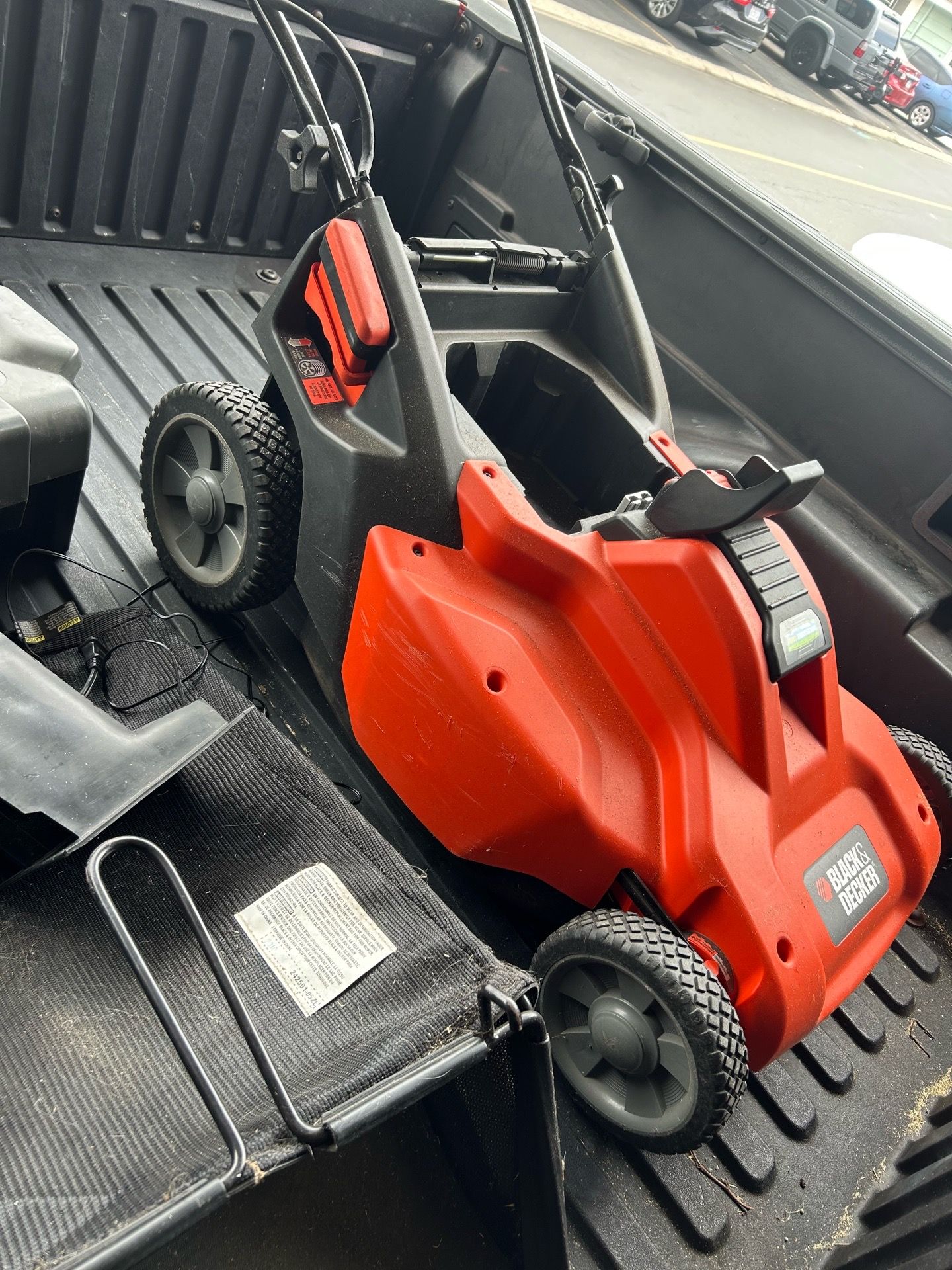 Electric lawn mower