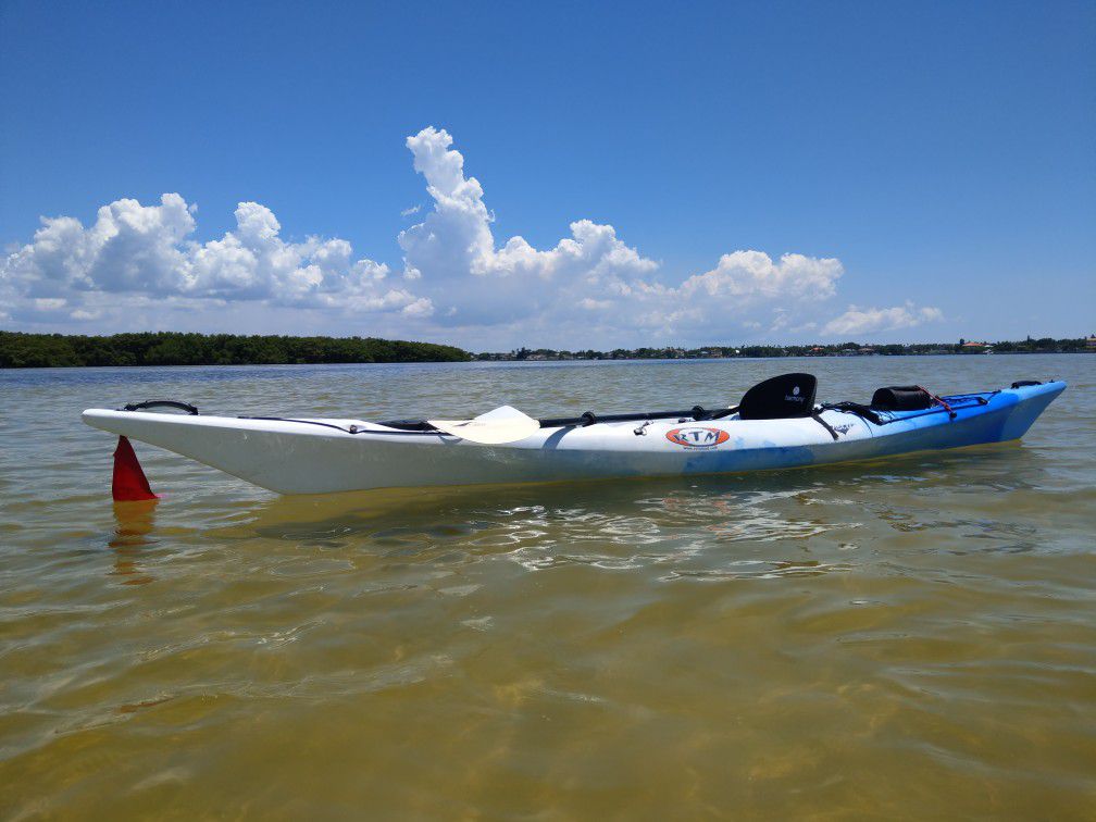 RTM Disco Kayak with Seat & Paddle