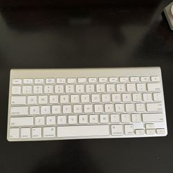 Apple Keyboard 