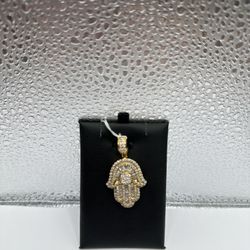 Gold-Diamond Solitaire Pendant For Sale! 