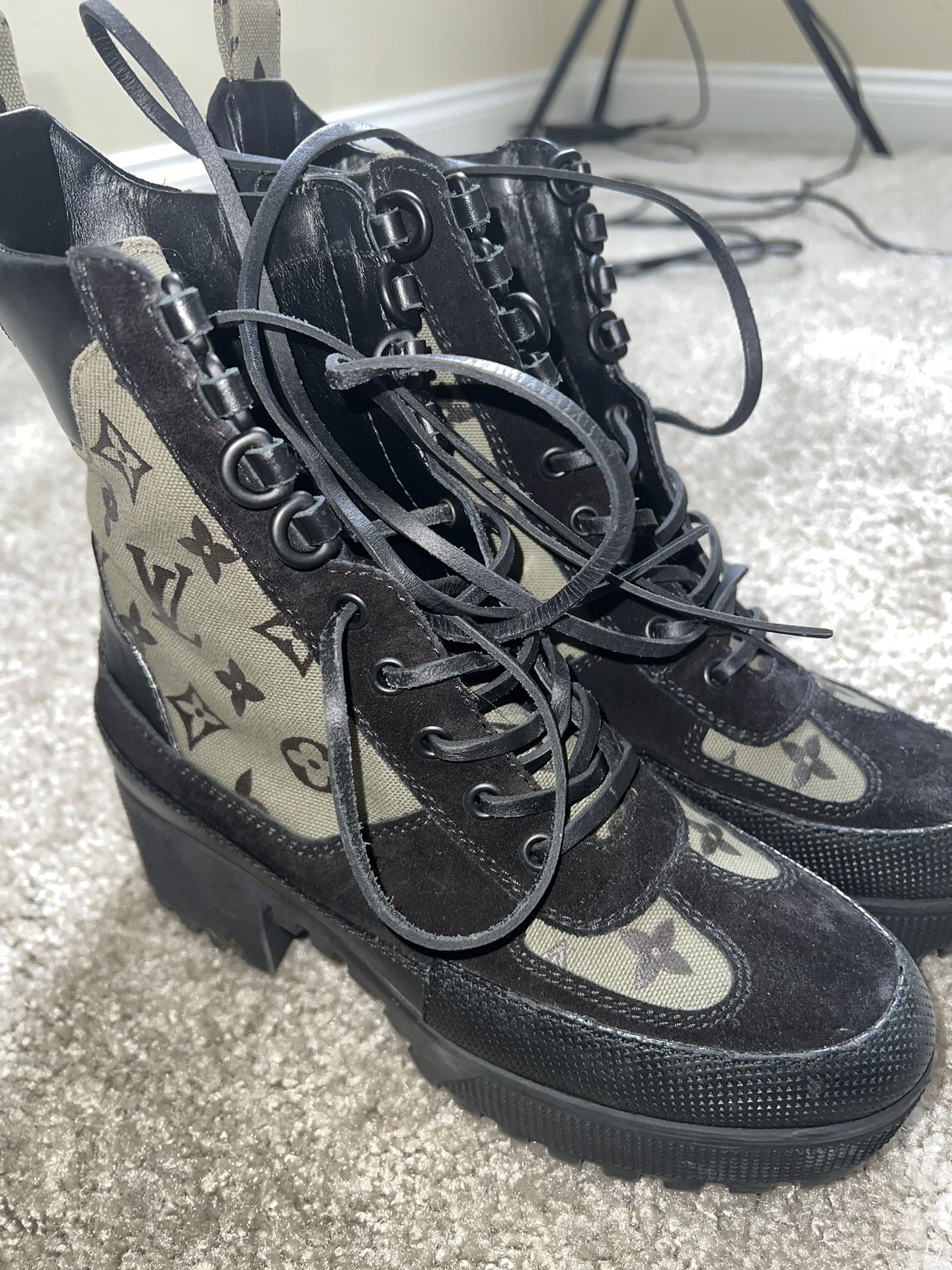 Cater Calamity brud Louis Vuitton Boots for Sale in Los Angeles, CA - OfferUp