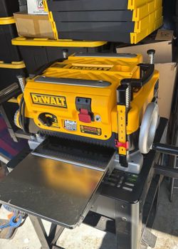Dewalt Planet W/Stand