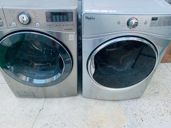 Washer and Gas Dryer Set