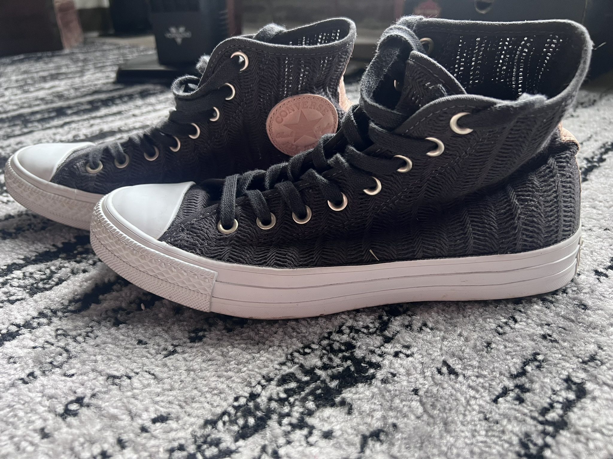 Converse High tops Women’s Size 9