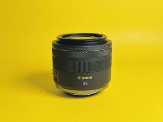 Canon RF 35mm f/1.8 Macro IS STM