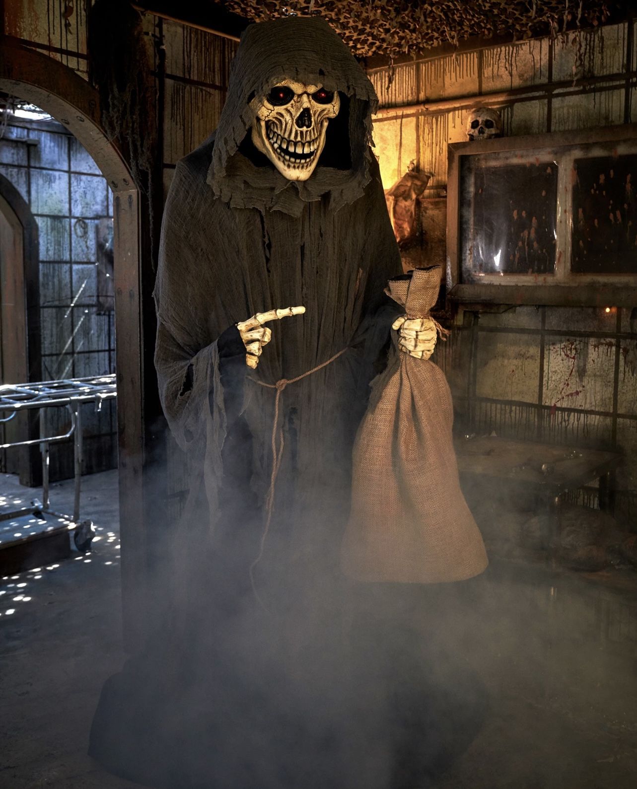 Spirit Halloween The Collector 7 Ft Animatronic! Retired!