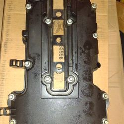 Chevy Cruze Valve Cover And Gasket.