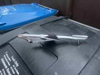 Hood ornaments