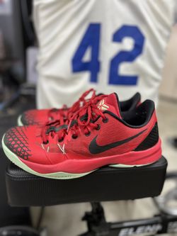 Kobe Venomenom 4 size 10.5