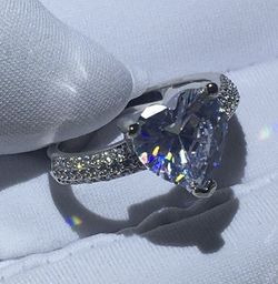 New 18 k white gold engagement ring wedding ring set